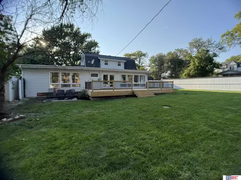 Exterior - 522 N 12th St, Beatrice, NE 68310 photo 3 of 5