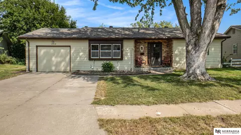 1110 Potter Rd, Bellevue, NE 68005
