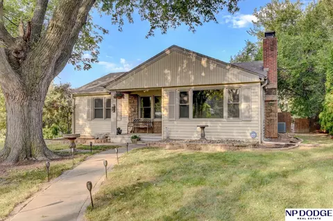 702 N 75 St, Omaha, NE 68114
