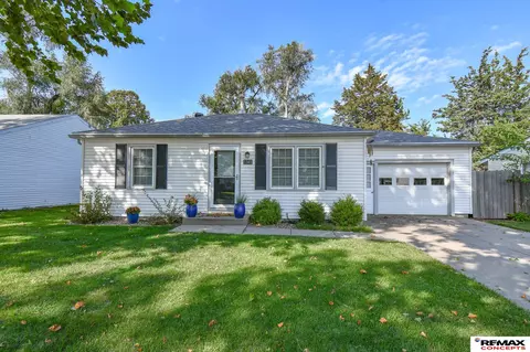 1341 N 53rd St, Lincoln, NE 68504