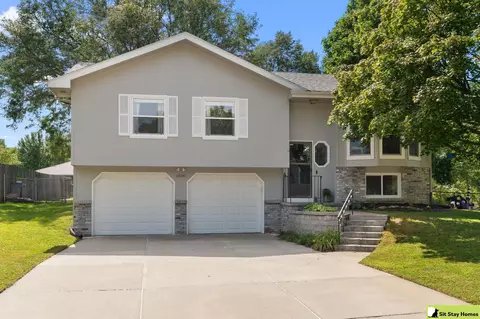 13041 Crown Point Ave, Omaha, NE 68164
