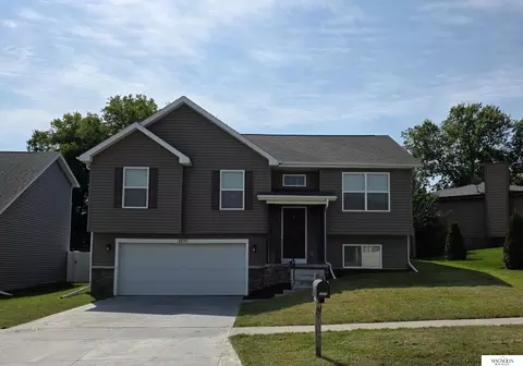 3017 W Peach St, Lincoln, NE 68522