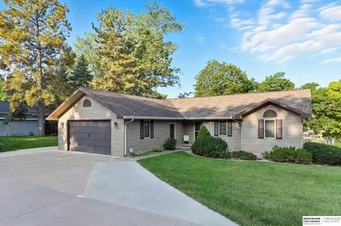 2603 Oxford Ct, Plattsmouth, NE 68048