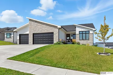 12008 S 109th St, Papillion, NE 68046