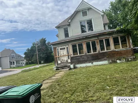 2124 Maple St, Omaha, NE 68110