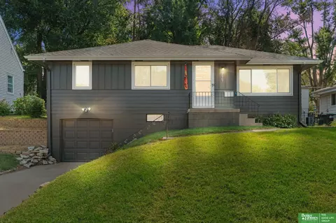 3267 Westgate Rd, Omaha, NE 68124