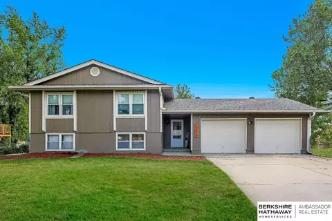 13219 Cooper St, Omaha, NE 68138