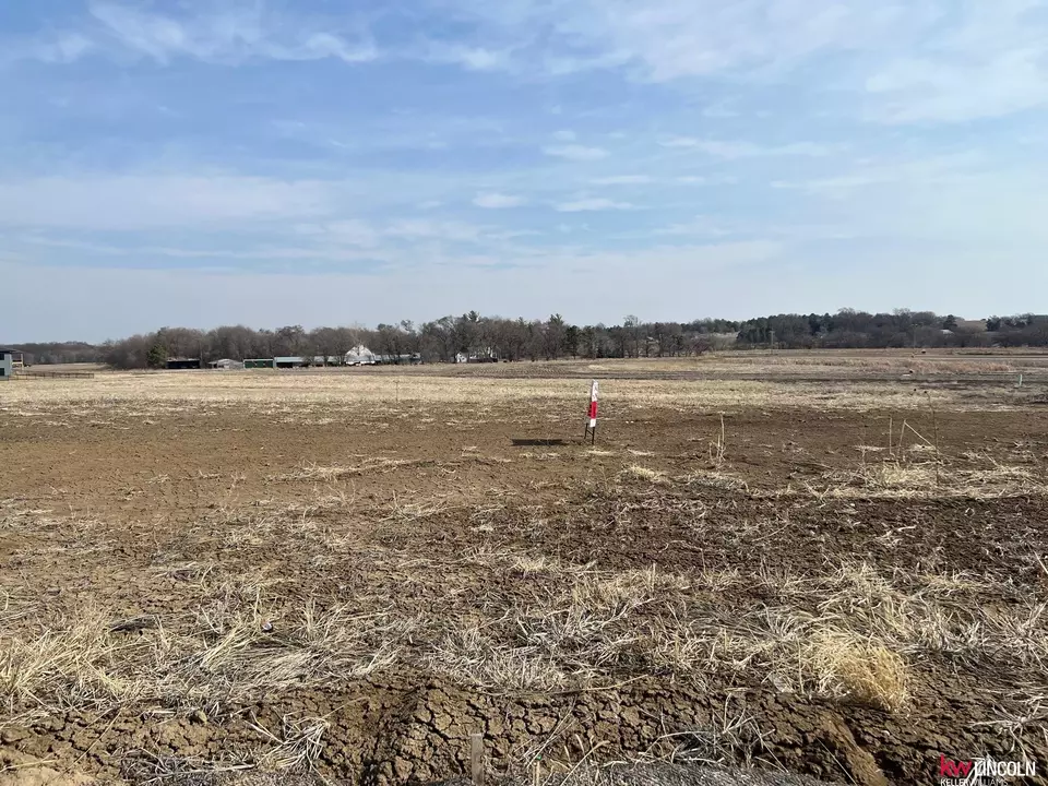  859 N 110th St, Lincoln, NE 68527 photo 3