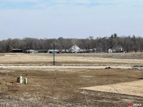 859 N 110th St, Lincoln, NE 68527