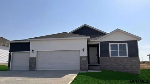 17051 Reynolds St, Bennington, NE 68007