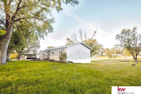 Exterior - 725 C St, Carleton, NE 68326 photo 3 of 19