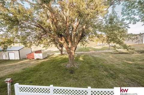 Exterior - 725 C St, Carleton, NE 68326 photo 12 of 19