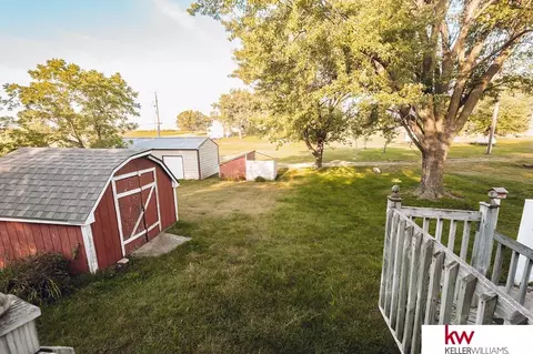 Exterior - 725 C St, Carleton, NE 68326 photo 13 of 19
