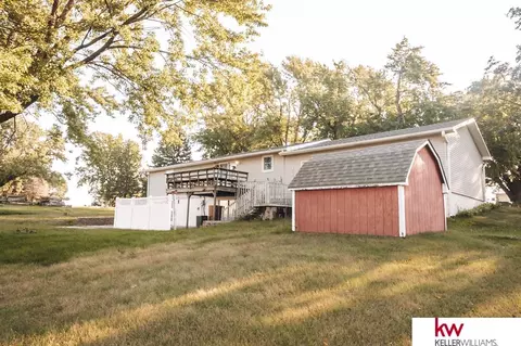 Exterior - 725 C St, Carleton, NE 68326 photo 17 of 19