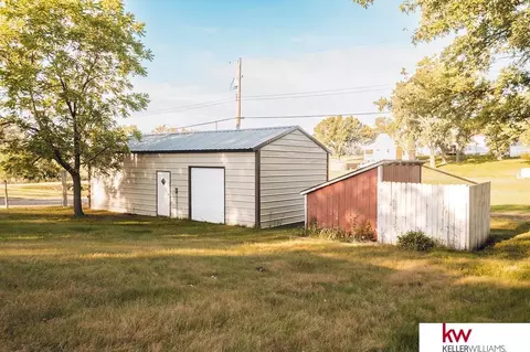 Exterior - 725 C St, Carleton, NE 68326 photo 15 of 19