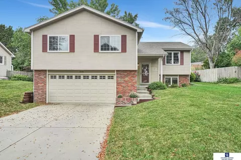 3330 Wildbriar Ln, Lincoln, NE 68516