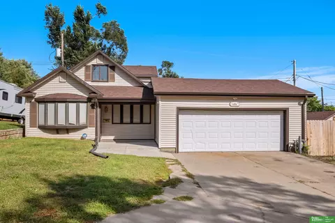 4851 S 17th St, Omaha, NE 68107