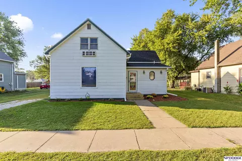 107 W Oak St, Cedar Bluffs, NE 68015