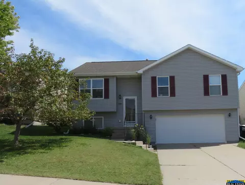 5883 S 193 Ave, Omaha, NE 68135
