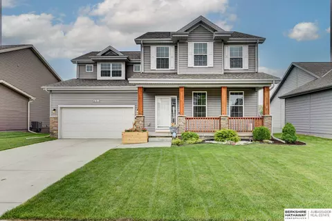 8211 N 172nd St, Bennington, NE 68007