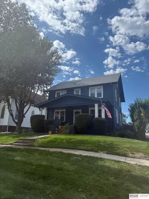 407 4th St, Yutan, NE 68073