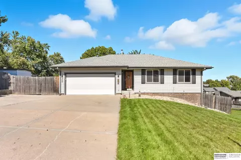 13736 Birchwood Ave, Omaha, NE 68137