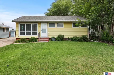 4720 Gladstone St, Lincoln, NE 68504