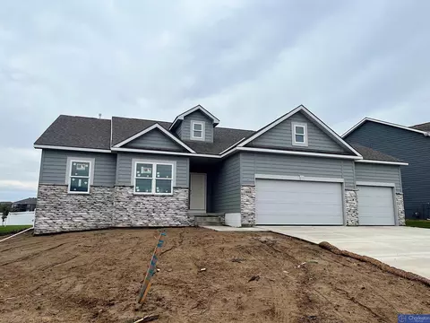4668 N 210th Ave, Elkhorn, NE 68022