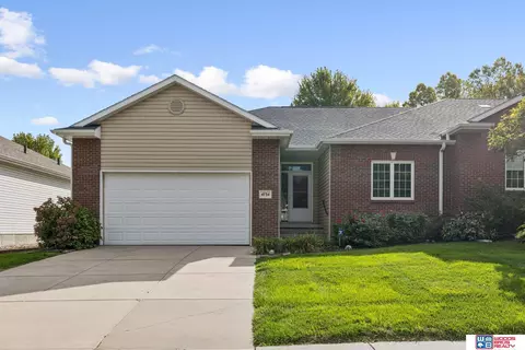 4734 S 72nd St, Lincoln, NE 68516