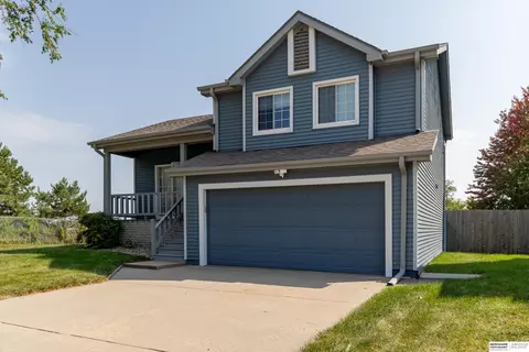 12609 Lillian St, Omaha, NE 68138