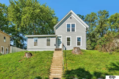 317 N 6th St, Missouri Valley, IA 51555