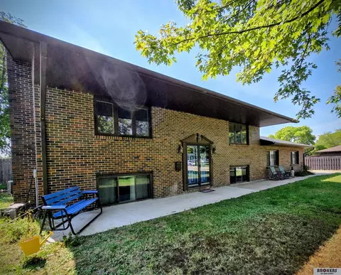 2403 Elk St, Beatrice, NE 68310