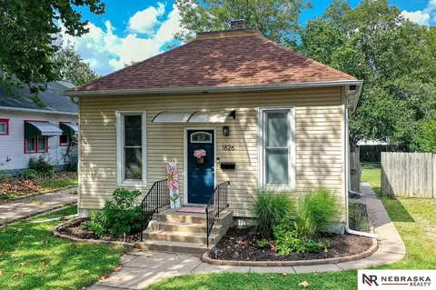 1826 Sumner St, Lincoln, NE 68502