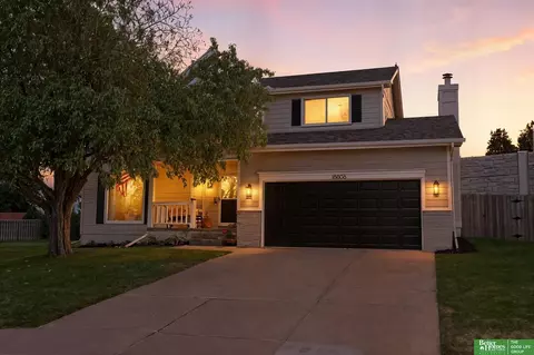 16806 M Cir, Omaha, NE 68135