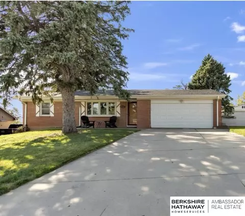 7224 Blue Ridge Dr, Bellevue, NE 68147