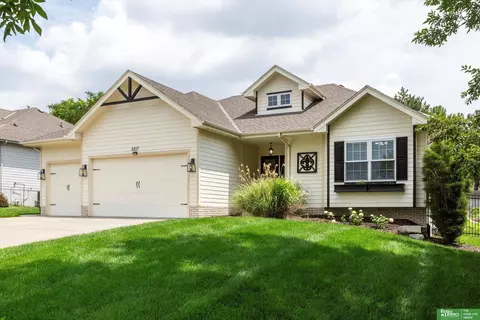 5217 S 167 St, Omaha, NE 68135