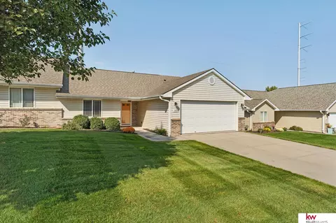 10012 S 179th St, Omaha, NE 68136