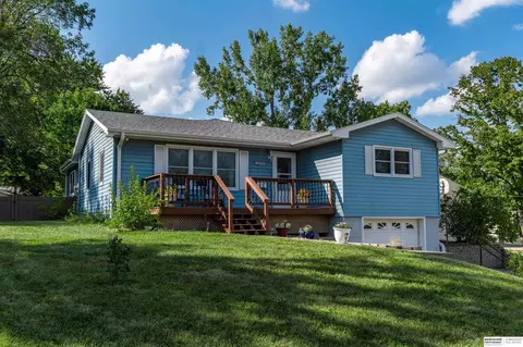 13966 P St, Omaha, NE 68137