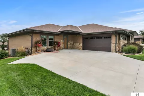 7250 NW 10th St, Lincoln, NE 68521