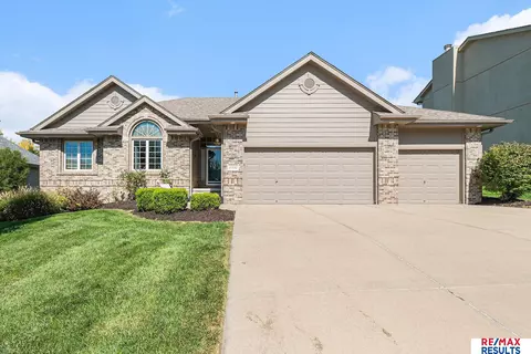 17532 K St, Omaha, NE 68135