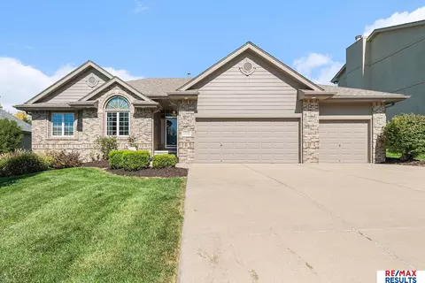 17532 K St, Omaha, NE 68135