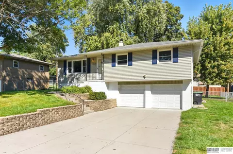 11018 Prairie Village Dr, Omaha, NE 68144