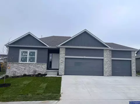 11016 N 169th St, Bennington, NE 68007