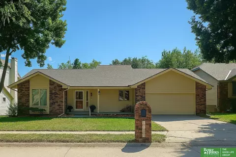 11817 Quail Dr, Bellevue, NE 68123