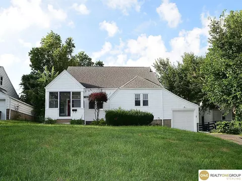 4921 Woolworth Ave, Omaha, NE 68106