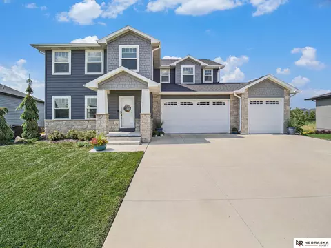 9701 S 34 St, Lincoln, NE 68516