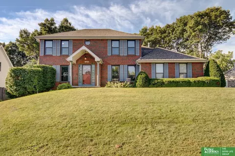 1007 Hogan Dr, Papillion, NE 68046