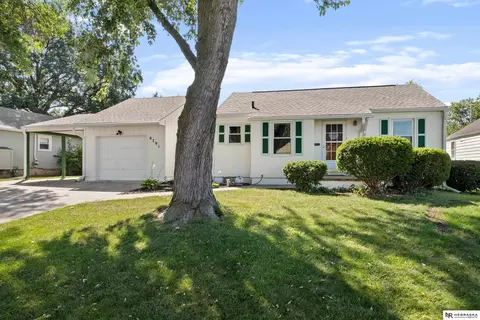 6791 Pratt St, Omaha, NE 68104