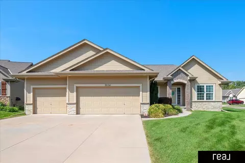 2634 N 166 St, Omaha, NE 68116