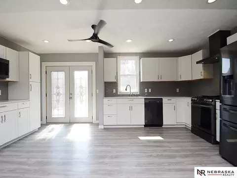 445 Valley Dr, Springfield, NE 68059 photo 9